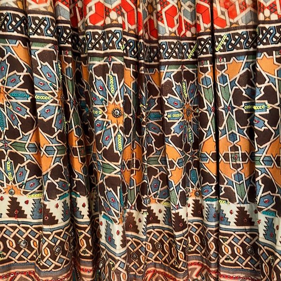 EUC Anthropologie Tanvi Kedia Rotational Symmetry Skirt size: 2 - Picture 4 of 7